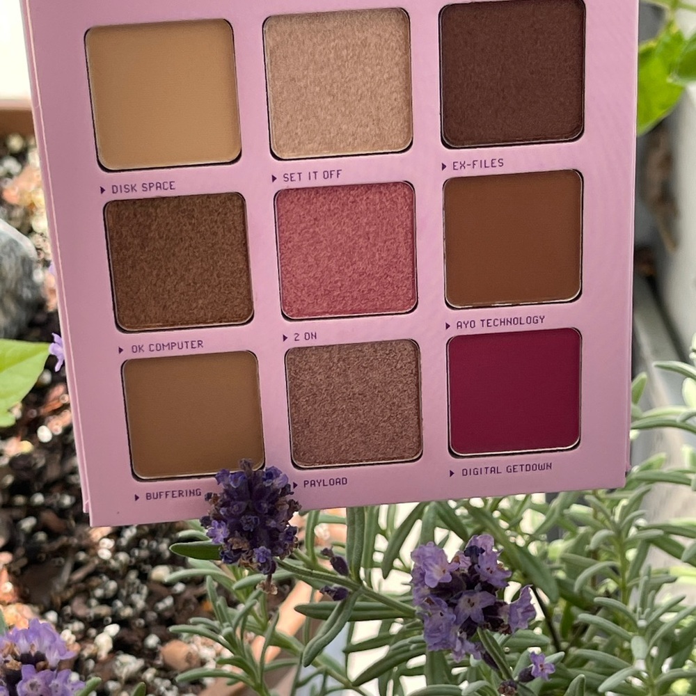 HALF CAKED Cosmetics In Your Eyes Only 9 Pigment Palette - Picture 3 of 9